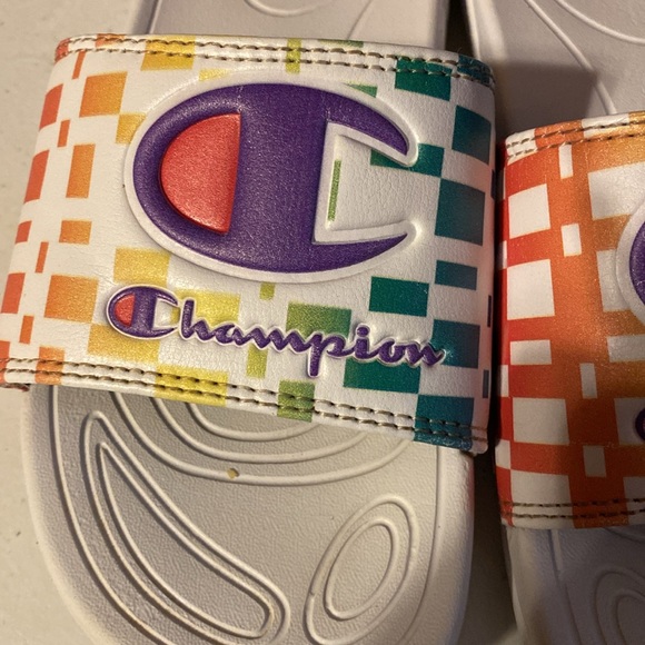 Champion youth slides size 1p. Very gently used. - Picture 3 of 7